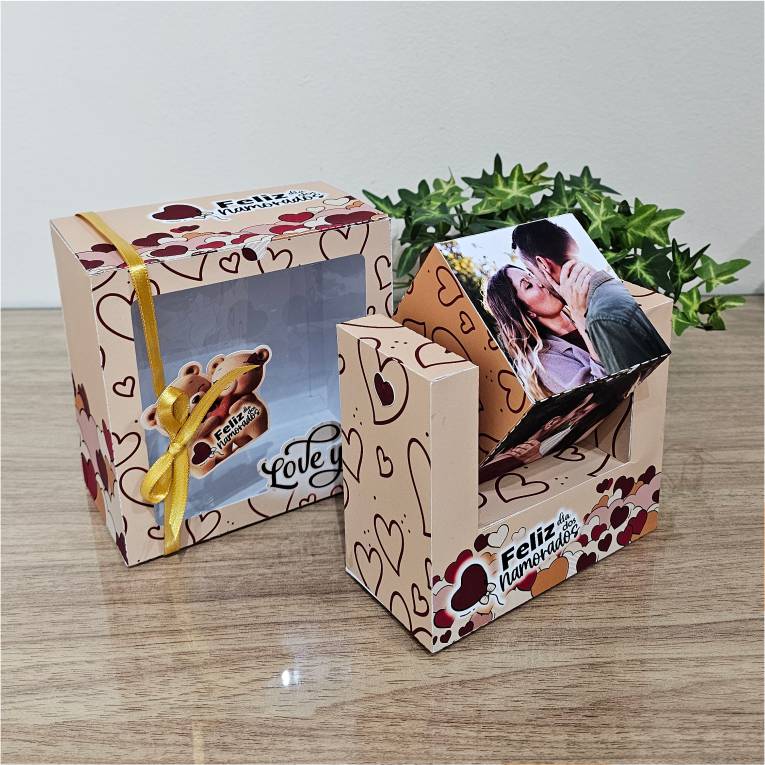 18 - Cubo giratório com fotos e caixa para dia dos namorados Cubo Giratório com Fotos - Dia dos Namorados - Imagem 1